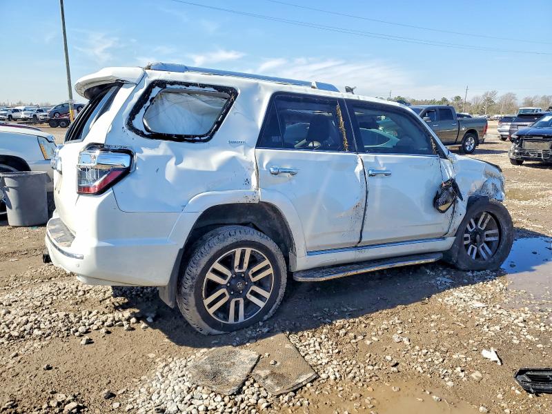 Photo 3 from auction – 2018 TOYOTA 4RUNNER SR with VIN JTEZU5JR2J5191121