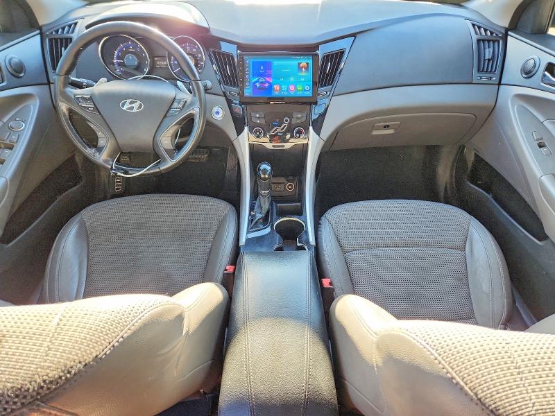 Photo 8 from auction – 2011 HYUNDAI SONATA SE with VIN 5NPEC4AC3BH069770