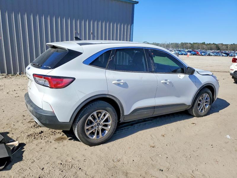 Photo 3 from auction – 2022 FORD ESCAPE with VIN 1FMCU0G63NUB83353