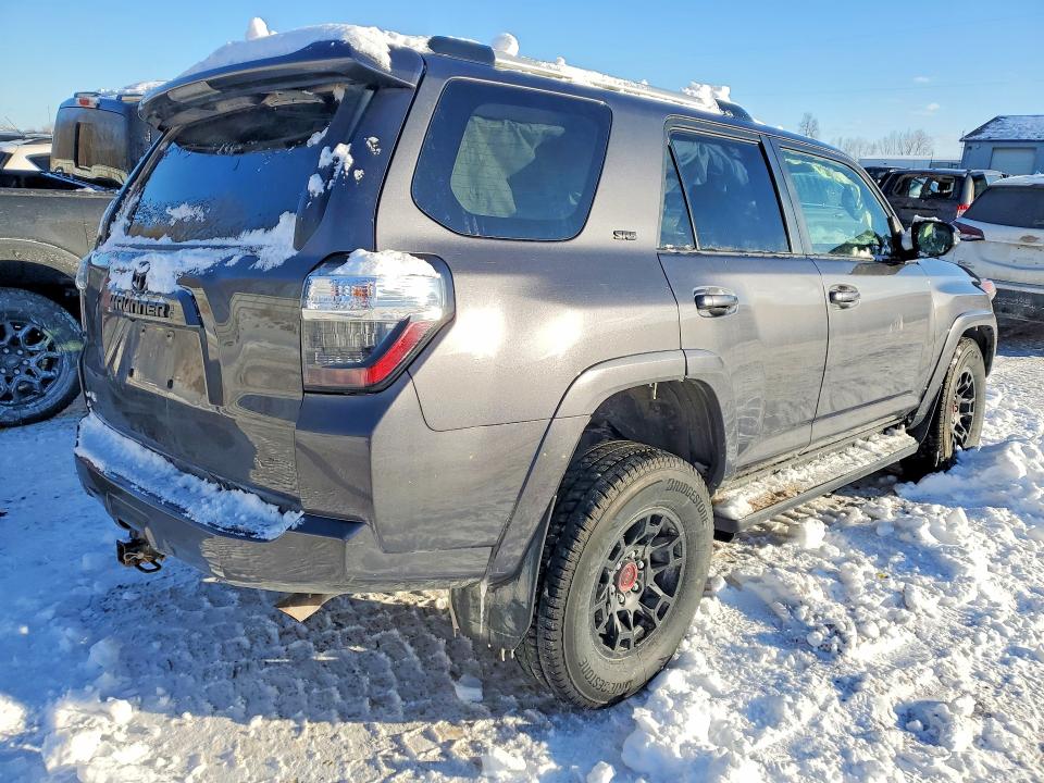 Photo 3 from auction – 2023 TOYOTA 4RUNNER with VIN JTENU5JR0P6135146
