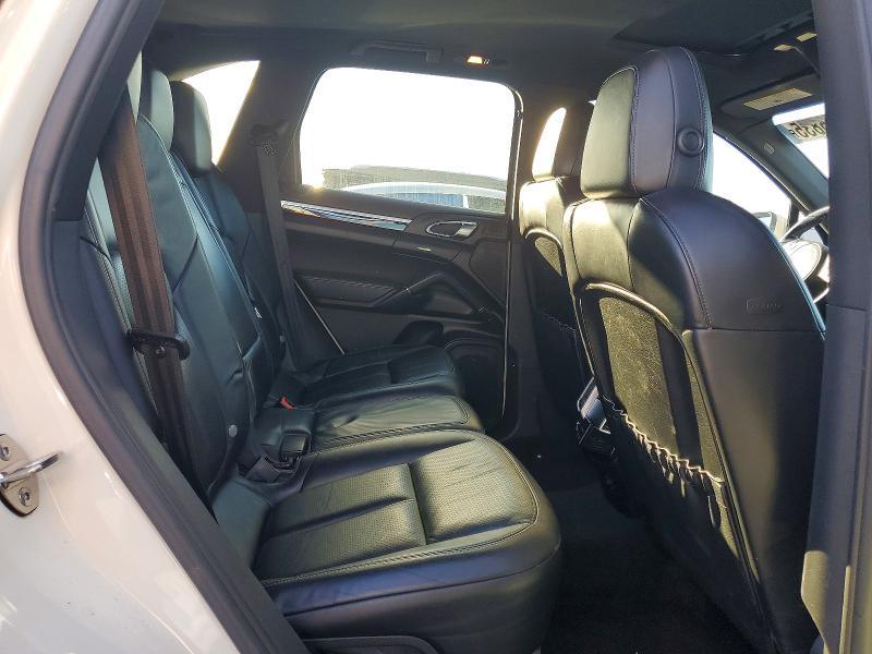 Photo 11 from auction – 2011 PORSCHE CAYENNE with VIN WP1AA2A2XBLA06109