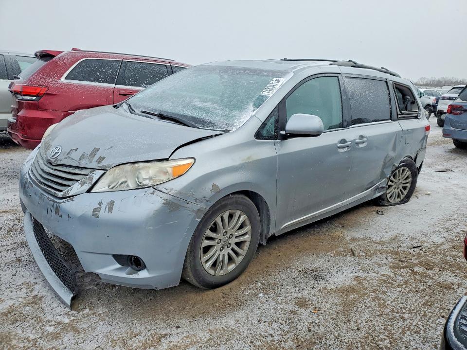 TOYOTA SIENNA 2011 with VIN 5TDYK3DC2BS113550 - Photo from auction