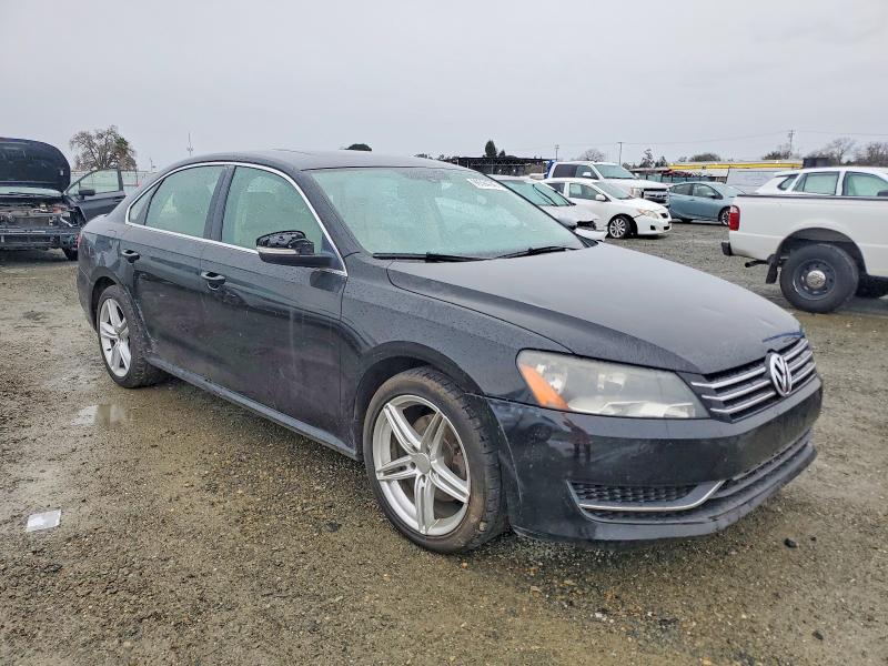 Photo 4 from auction – 2014 VOLKSWAGEN PASSAT with VIN 1VWBP7A30EC015932