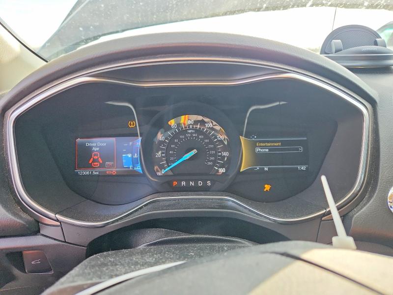 Photo 9 from auction – 2017 FORD FUSION with VIN 3FA6P0HD4HR334031