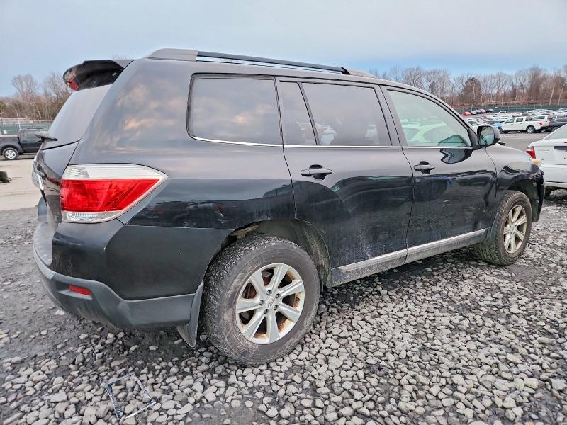Photo 3 from auction – 2011 TOYOTA HIGHLANDER with VIN 5TDBK3EH7BS077659