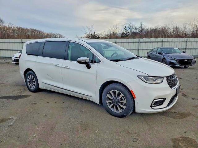 Photo 4 from auction – 2023 CHRYSLER PACIFICA H with VIN 2C4RC1S70PR527213
