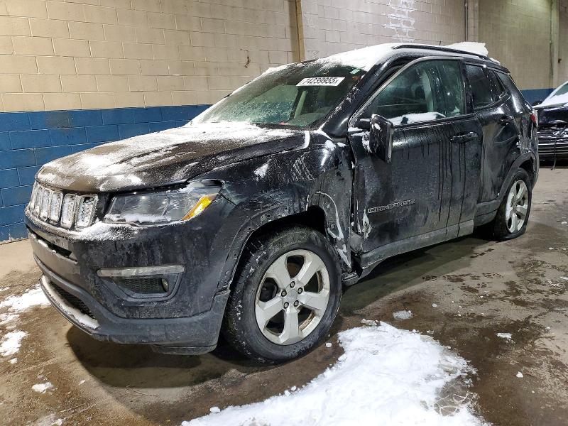 JEEP COMPASS 2019 with VIN 3C4NJDBBXKT649934 - Photo from auction