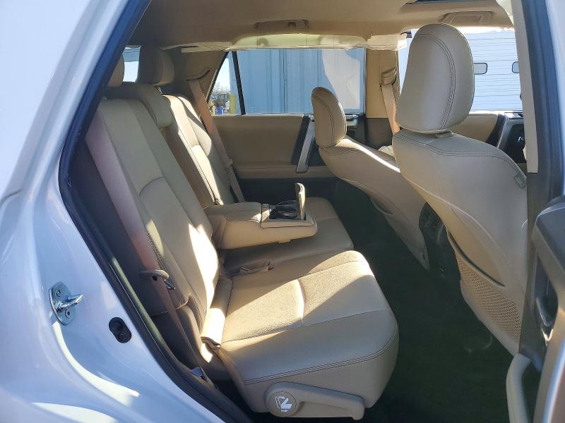 Photo 11 from auction – 2019 TOYOTA 4RUNNER SR with VIN JTEZU5JR6K5198624