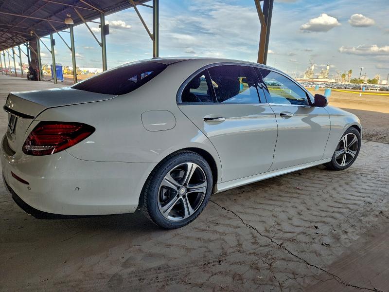 Photo 3 from auction – 2017 MERCEDES-BENZ E 300 with VIN WDDZF4JB9HA053353