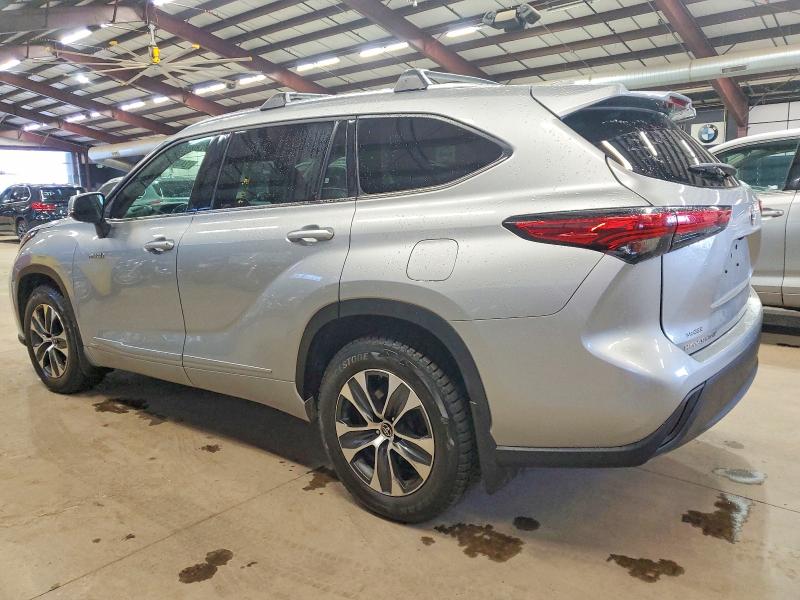 Photo 2 from auction – 2021 TOYOTA HIGHLANDER with VIN 5TDGBRCHXMS050048