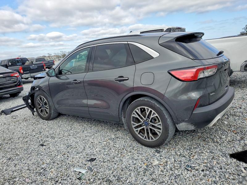 Photo 2 from auction – 2020 FORD ESCAPE with VIN 1FMCU0H66LUA94257