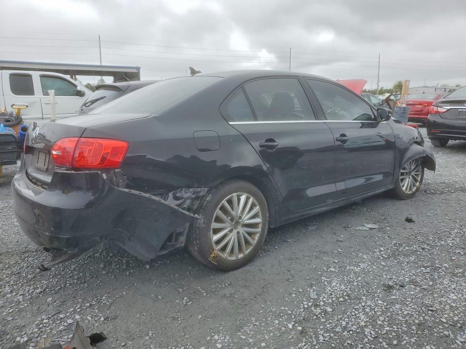 Photo 3 from auction – 2011 VOLKSWAGEN JETTA SEL with VIN 3VWLX7AJ2BM360912