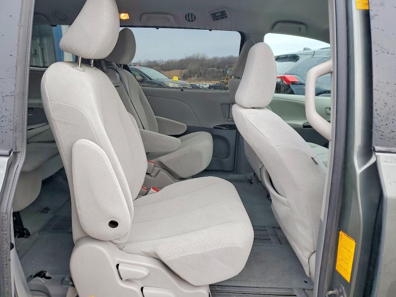 Photo 11 from auction – 2014 TOYOTA SIENNA LE with VIN 5TDKK3DC4ES516892