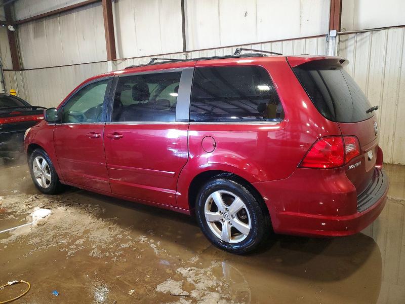Photo 2 from auction – 2011 VOLKSWAGEN ROUTAN SEL with VIN 2V4RW5DG2BR669668