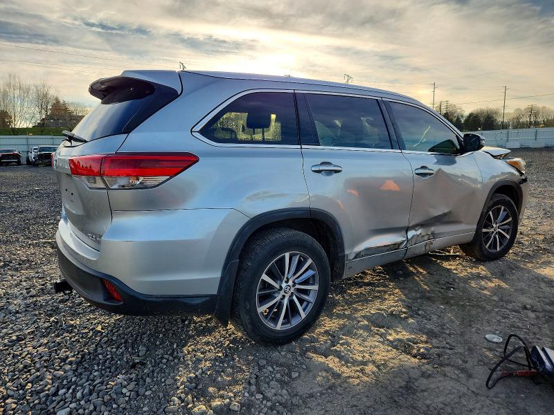 Photo 3 from auction – 2017 TOYOTA HIGHLANDER with VIN 5TDJZRFH0HS461834