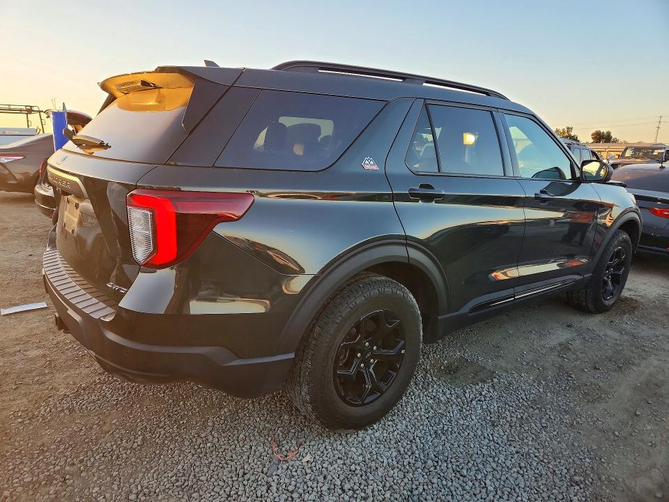 Photo 3 from auction – 2023 FORD EXPLORER T with VIN 1FMSK8JHXPGA14135