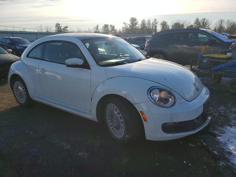 Photo 4 from auction – 2012 VOLKSWAGEN BEETLE with VIN 3VWJX7AT8CM650646