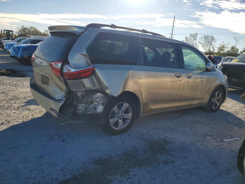 Photo 3 from auction – 2015 TOYOTA SIENNA LE with VIN 5TDKK3DC6FS550320