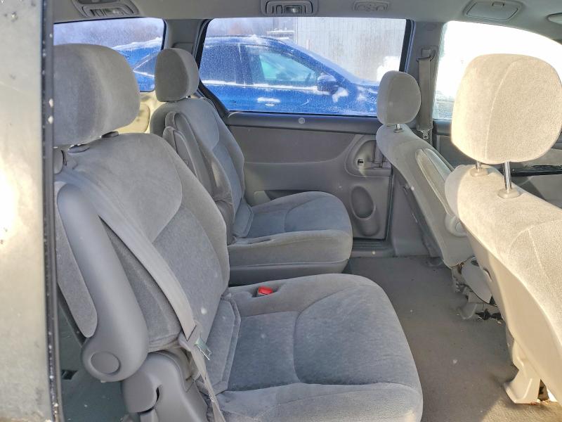 Photo 11 from auction – 2004 TOYOTA SIENNA CE with VIN 5TDZA23C44S167972