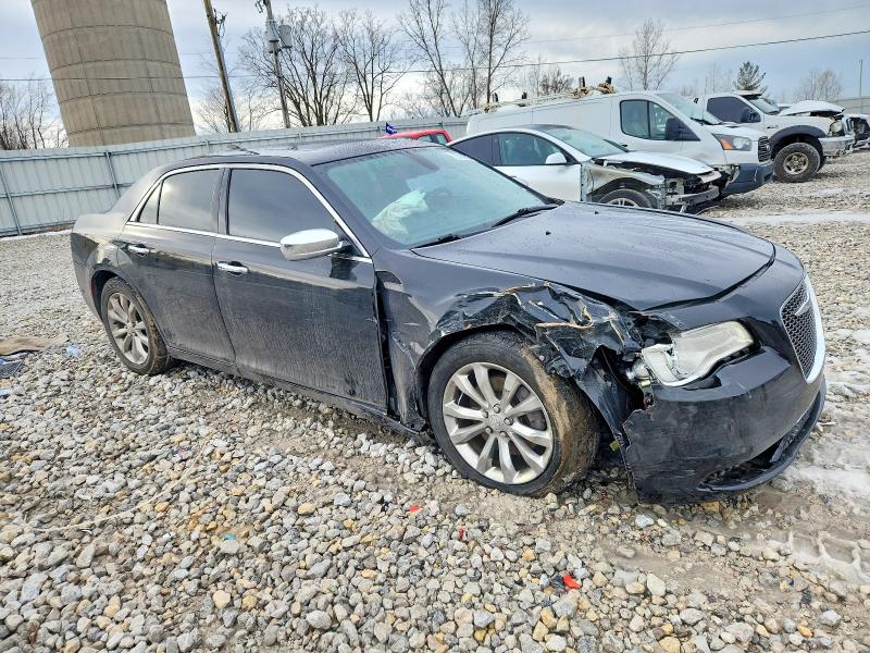 Photo 4 from auction – 2019 CHRYSLER 300 with VIN 2C3CCAKG3KH569867