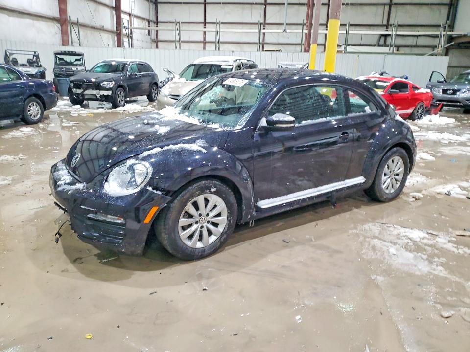 VOLKSWAGEN BEETLE 2019 with VIN 3VWFD7AT7KM717122 - Photo from auction
