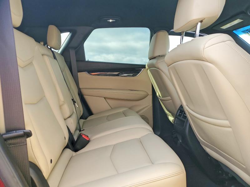 Photo 11 from auction – 2017 CADILLAC XT5 with VIN 1GYKNARSXHZ323994
