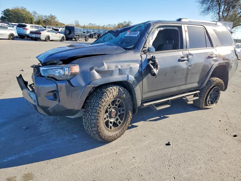 Photo 1 from auction – 2022 TOYOTA 4RUNNER SR with VIN JTEMU5JR0N6035993