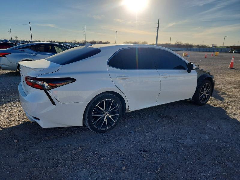Photo 3 from auction – 2022 TOYOTA CAMRY SE with VIN 4T1G11AK1NU657063
