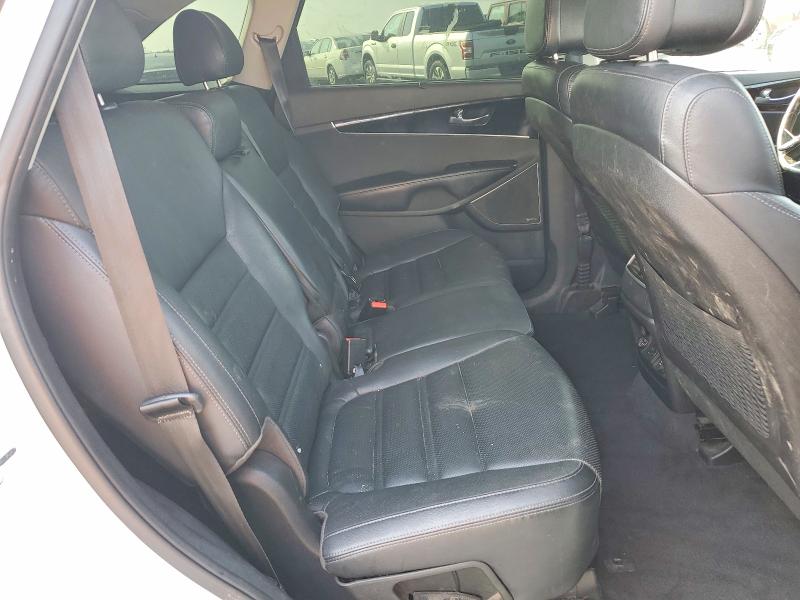 Photo 11 from auction – 2016 KIA SORENTO with VIN 5XYPK4A54GG083589