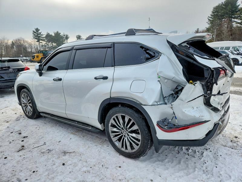 Photo 2 from auction – 2022 TOYOTA HIGHLANDER with VIN 5TDFZRBH7NS164406