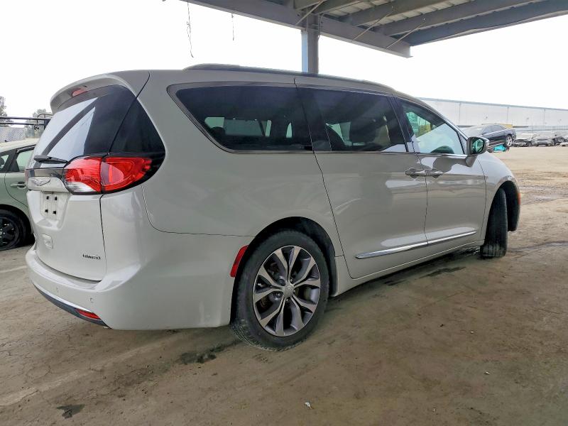 Photo 3 from auction – 2017 CHRYSLER PACIFICA L with VIN 2C4RC1GG3HR616316