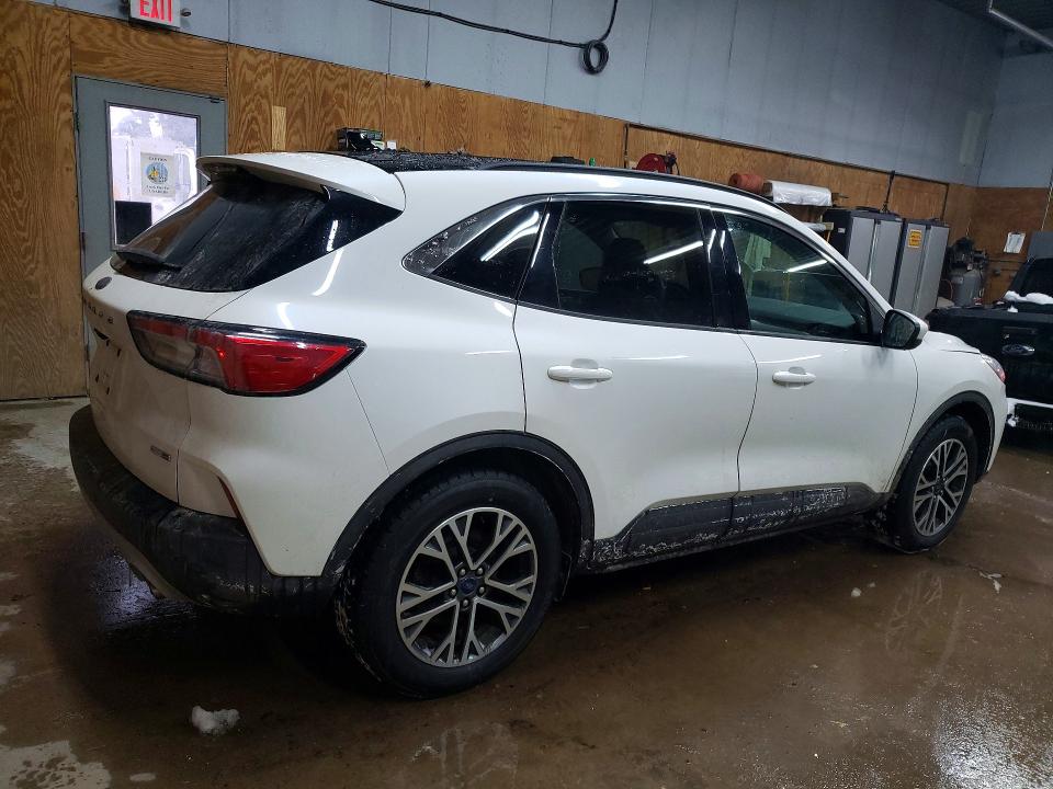 Photo 3 from auction – 2020 FORD ESCAPE with VIN 1FMCU9H62LUA26087
