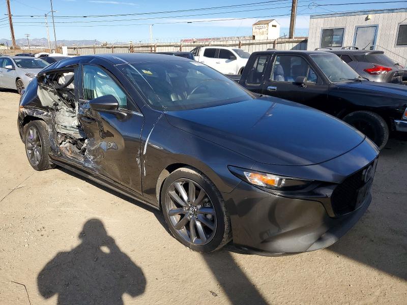 Photo 4 from auction – 2019 MAZDA 3 with VIN JM1BPAMM9K1135644