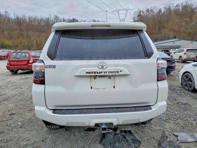 Photo 6 from auction – 2018 TOYOTA 4RUNNER SR with VIN JTEBU5JR2J5551067
