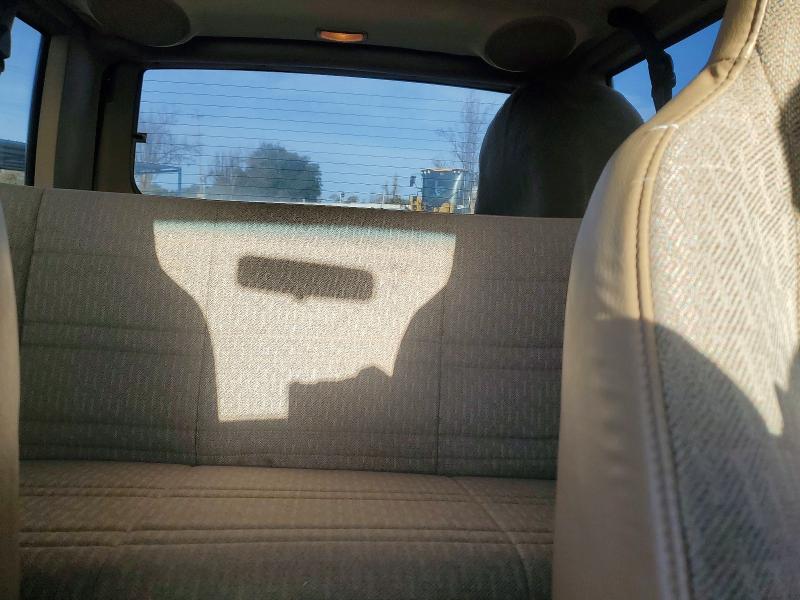 Photo 10 from auction – 2000 JEEP CHEROKEE S with VIN 1J4FF47S1YL157399