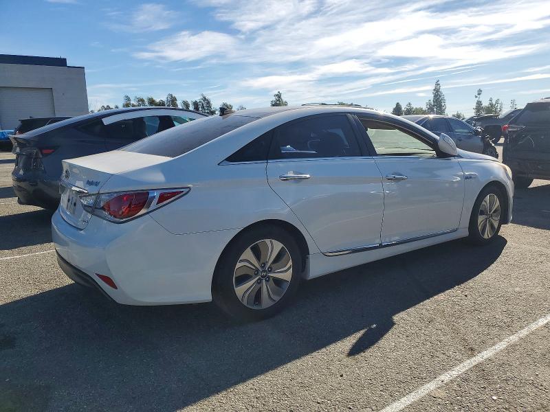 Photo 3 from auction – 2014 HYUNDAI SONATA HYB with VIN KMHEC4A48EA107008