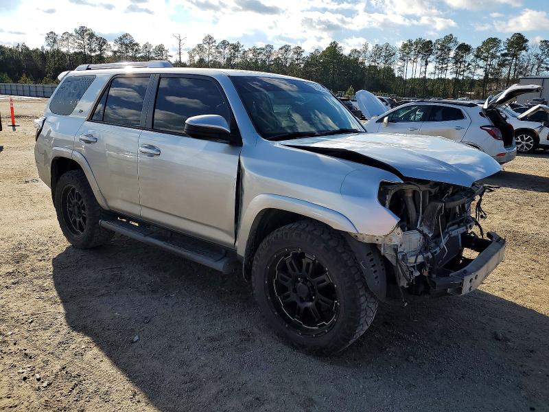 Photo 4 from auction – 2017 TOYOTA 4RUNNER SR with VIN JTEZU5JR3H5153018