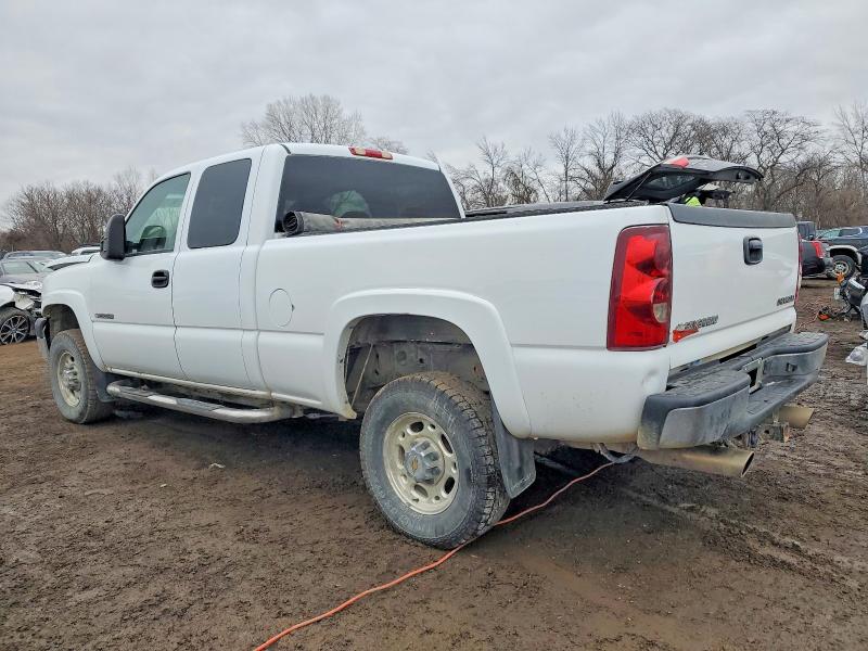 Photo 2 from auction – 2003 CHEVROLET SILVERADO with VIN 1GCHK29G33E269528