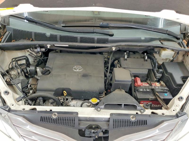 Photo 12 from auction – 2016 TOYOTA SIENNA XLE with VIN 5TDYK3DC4GS720850