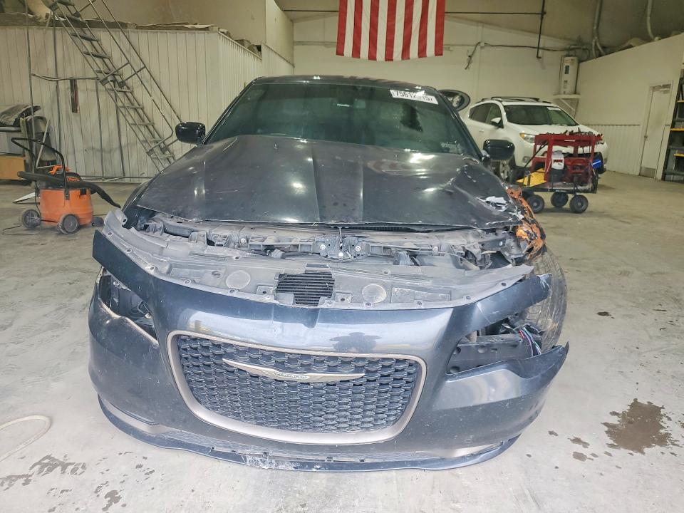 Фото 5 с аукциона – 2019 CHRYSLER 300 S с VIN 2C3CCABG1KH668462
