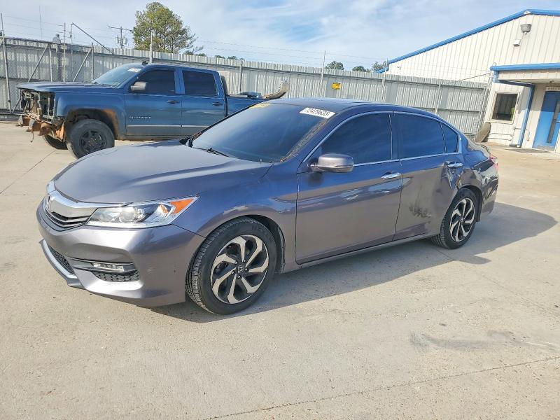 HONDA ACCORD 2016 with VIN 1HGCR2F87GA195774 - Photo from auction