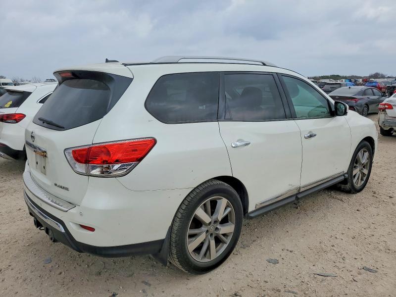 Photo 3 from auction – 2015 NISSAN PATHFINDER with VIN 5N1AR2MN7FC671678