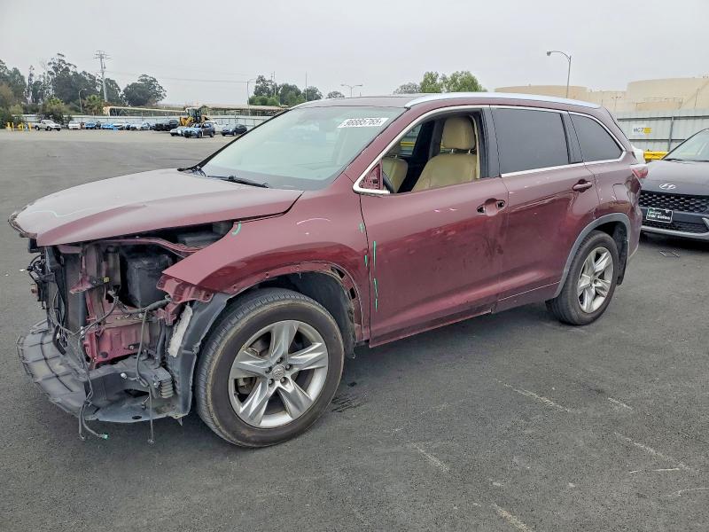 TOYOTA HIGHLANDER 2015 with VIN 5TDDKRFH8FS123662 - Photo from auction