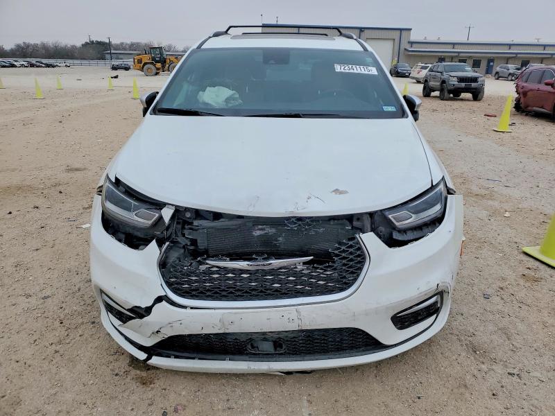 Photo 5 from auction – 2023 CHRYSLER PACIFICA H with VIN 2C4RC1N70PR501805