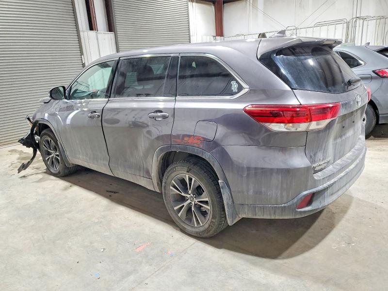 Photo 2 from auction – 2018 TOYOTA HIGHLANDER with VIN 5TDBZRFH1JS872458