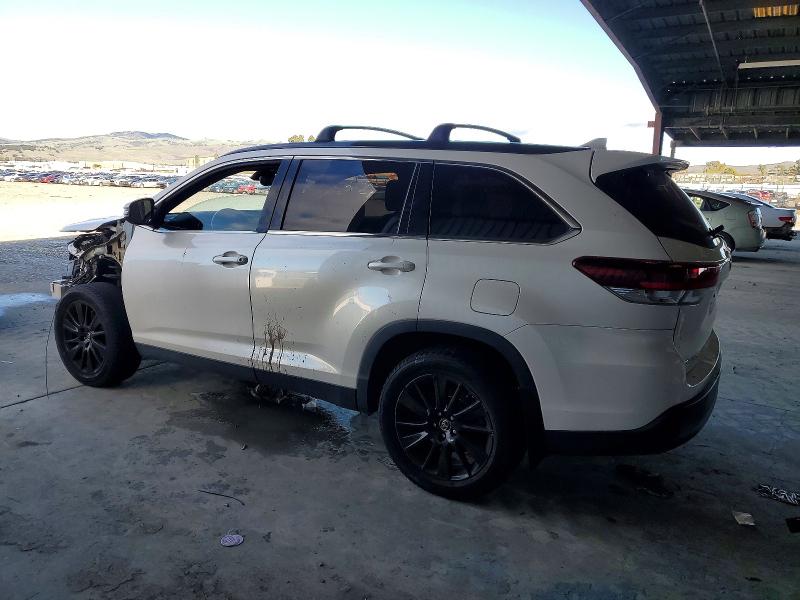 Photo 2 from auction – 2019 TOYOTA HIGHLANDER with VIN 5TDJZRFH5KS579899