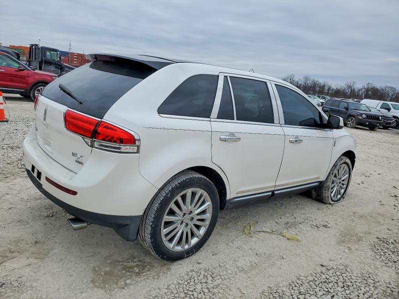 Photo 3 from auction – 2011 LINCOLN MKX with VIN 2LMDJ8JK0BBJ10979