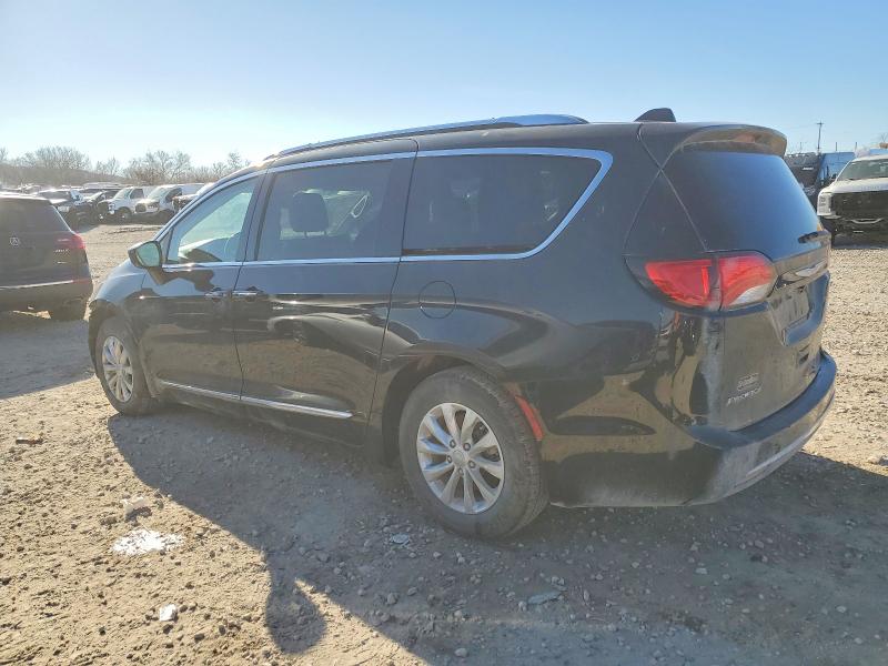 Photo 2 from auction – 2018 CHRYSLER PACIFICA T with VIN 2C4RC1BG6JR120892