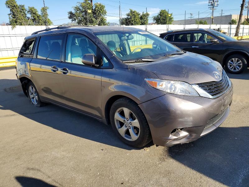 Photo 4 from auction – 2011 TOYOTA SIENNA LE with VIN 5TDKK3DC4BS013021