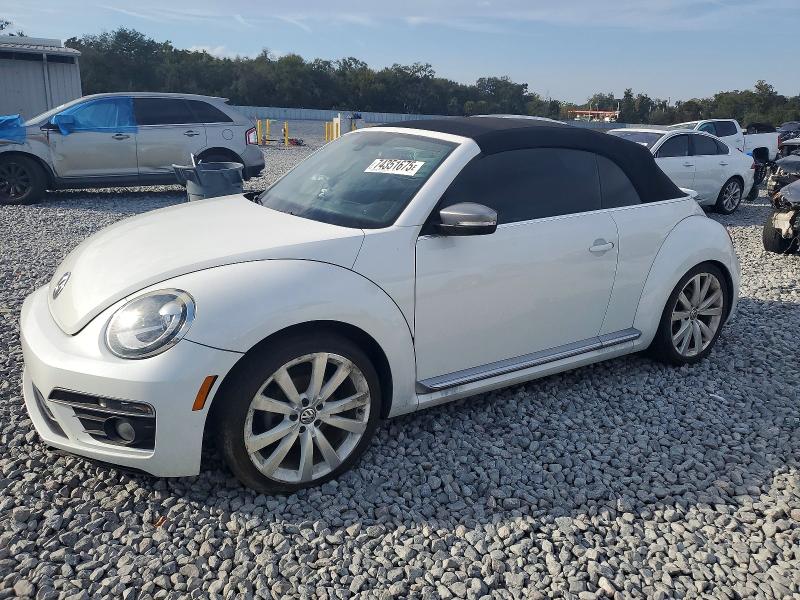 VOLKSWAGEN BEETLE 2014 with VIN 3VW517AT9EM815254 - Photo from auction